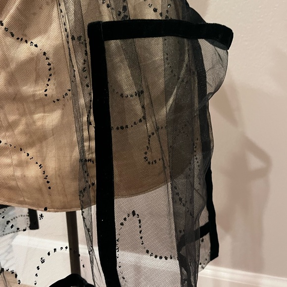 Vintage Black Velvet Apron - Picture 4 of 6